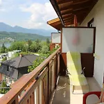 Haus Riedl بيت ضيافة
